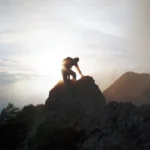 hayallerinin peşinden koşmaya devam